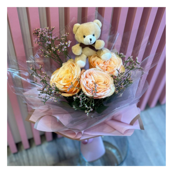 Buchet trandafiri și ursuleț