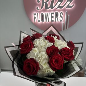 Buchet hortensie cu trandafiri